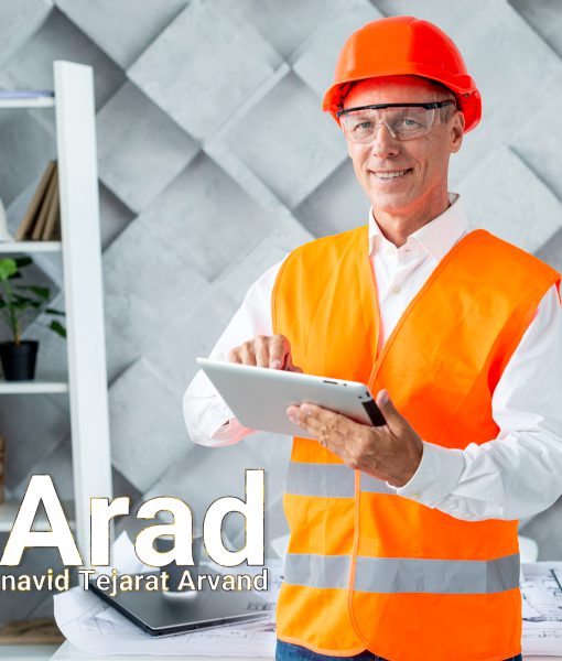 architect-safety-equipment-using-tablet
